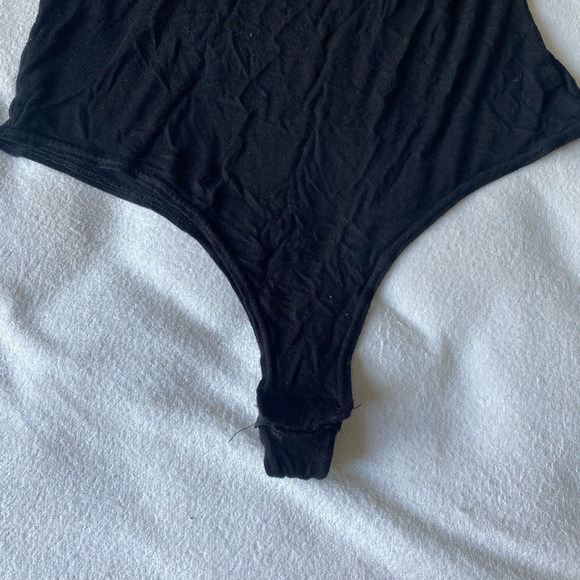 Pretty Little Thing Short Sleeve Bodysuit - Picture 5 of 7